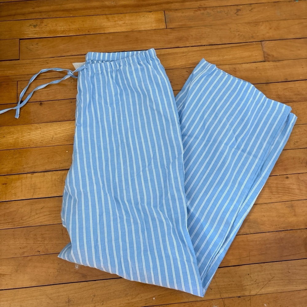 No Boundaries Light Blue Striped Pants
